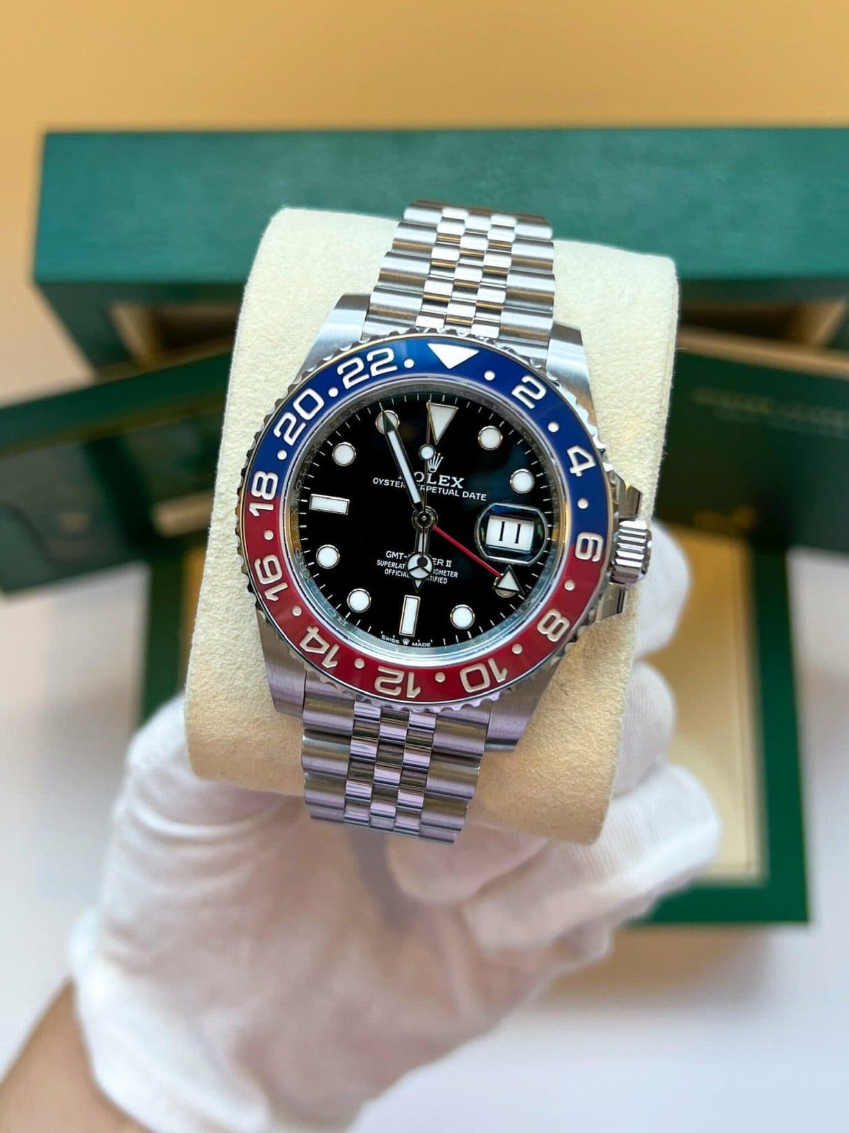 Watch photograph 7 of 13